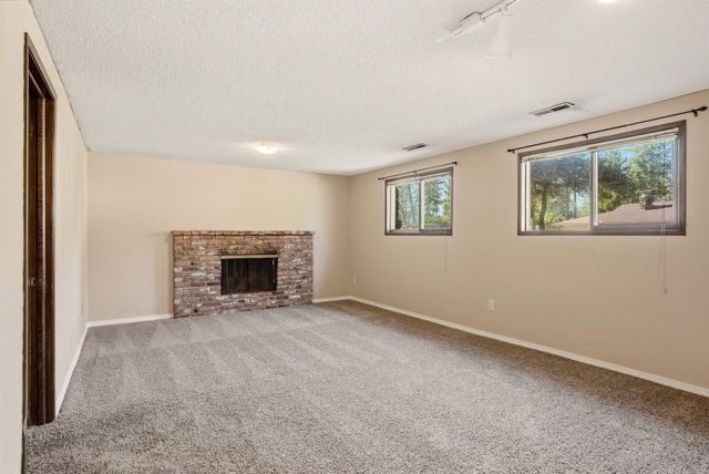 1223 W Bellwood Dr, Spokane, WA 99218