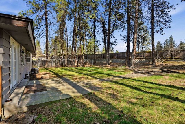 1223 W Bellwood Dr, Spokane, WA 99218