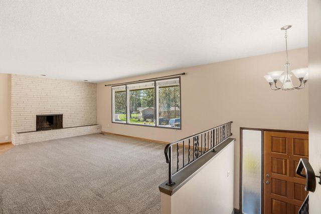 1223 W Bellwood Dr, Spokane, WA 99218