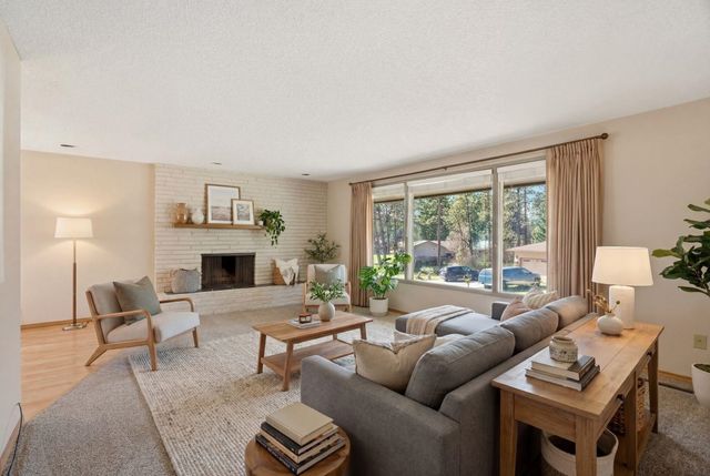 1223 W Bellwood Dr, Spokane, WA 99218