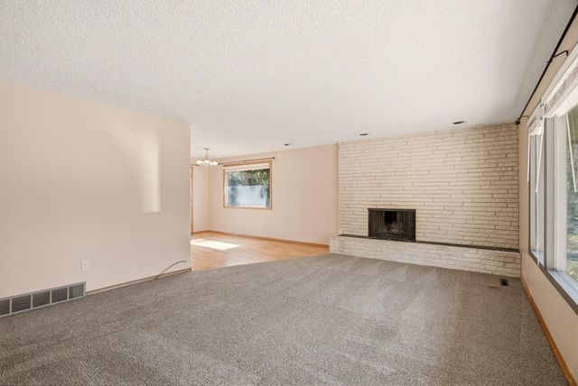 1223 W Bellwood Dr, Spokane, WA 99218