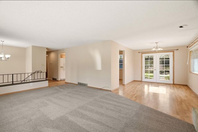 1223 W Bellwood Dr, Spokane, WA 99218