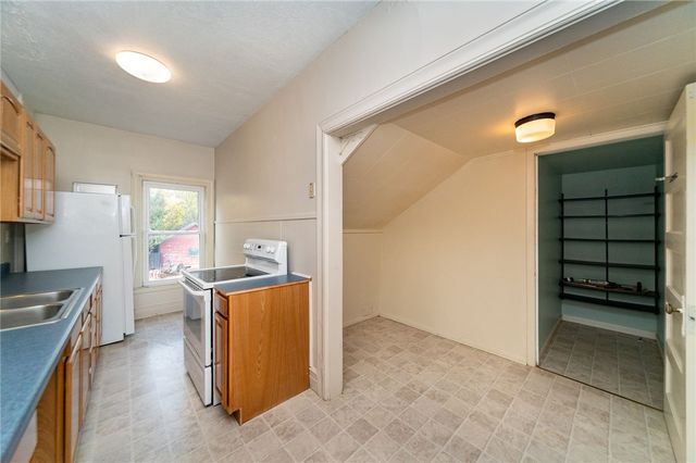 10 Maple Avenue, Oakfield, NY 14125