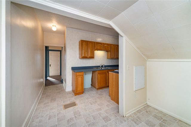 10 Maple Avenue, Oakfield, NY 14125