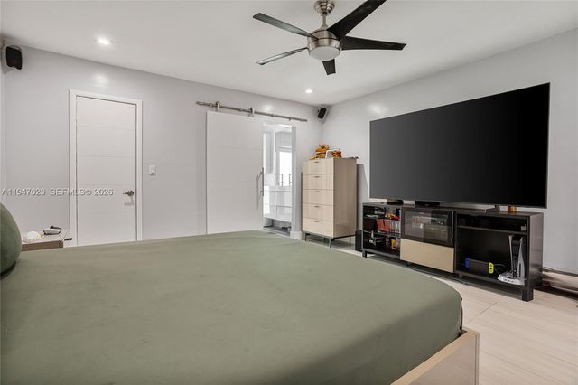 9725 NW 28th Ter, Doral, FL 33172