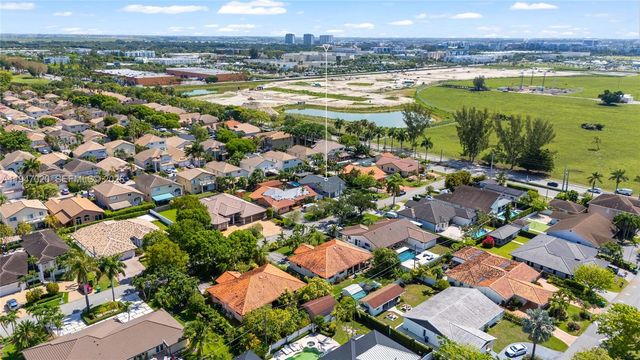 9725 NW 28th Ter, Doral, FL 33172