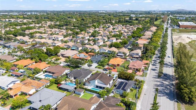 9725 NW 28th Ter, Doral, FL 33172