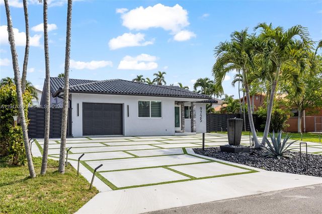 9725 NW 28th Ter, Doral, FL 33172