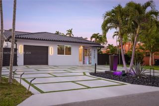 9725 NW 28th Ter, Doral, FL 33172