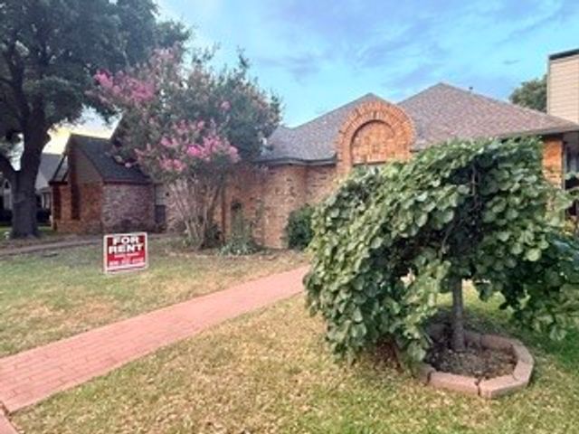 730 Monique Court, Cedar Hill, TX 75104