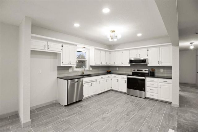 504 NW Chateau Drive, Blue Springs, MO 64014