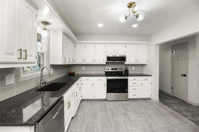 504 NW Chateau Drive, Blue Springs, MO 64014