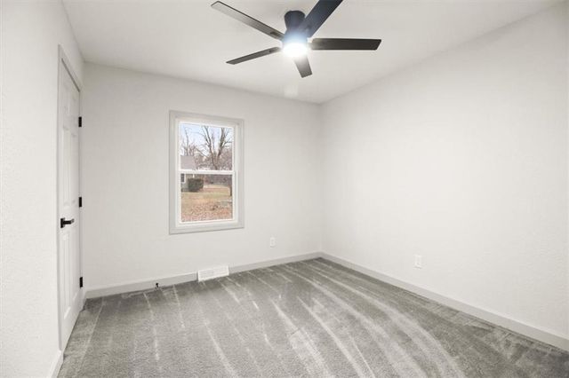 504 NW Chateau Drive, Blue Springs, MO 64014