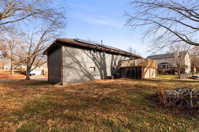 504 NW Chateau Drive, Blue Springs, MO 64014