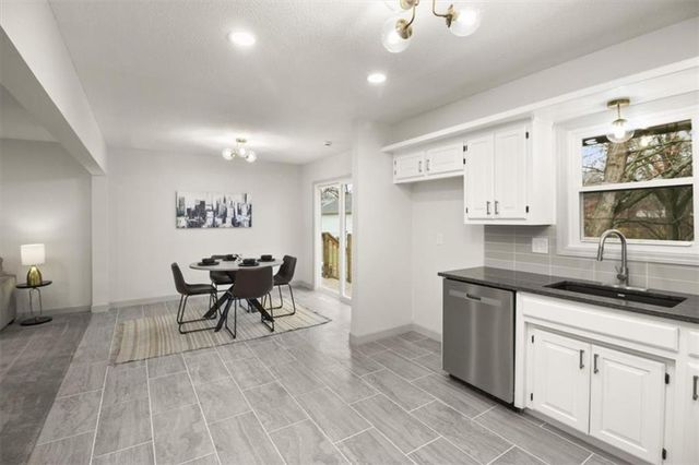 504 NW Chateau Drive, Blue Springs, MO 64014