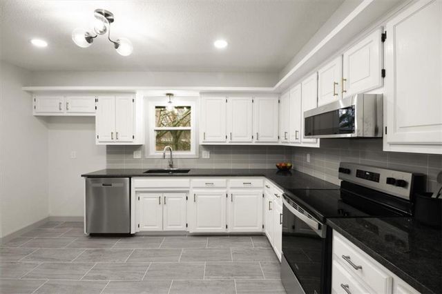 504 NW Chateau Drive, Blue Springs, MO 64014