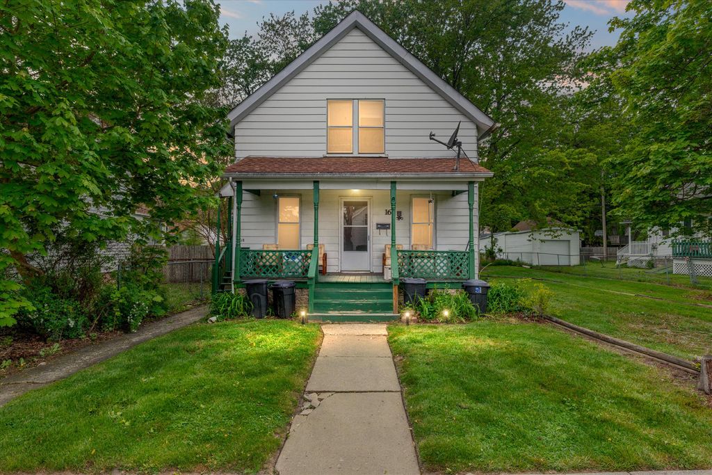 16 Leslie Street, City Of Mount Clemens, MI 48043
