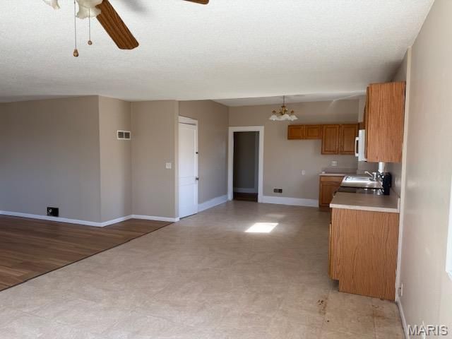 11915 Old Halls Ferry Road, St Louis, MO 63033