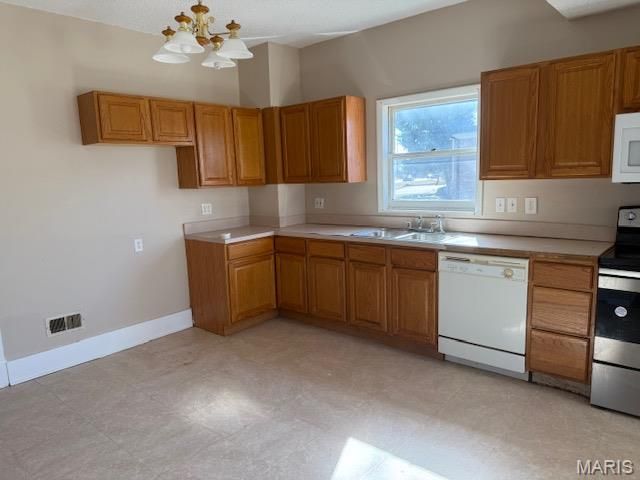 11915 Old Halls Ferry Road, St Louis, MO 63033