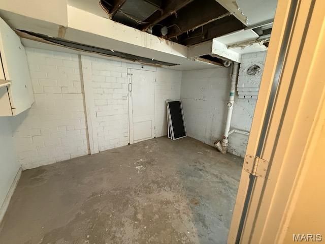 11915 Old Halls Ferry Road, St Louis, MO 63033