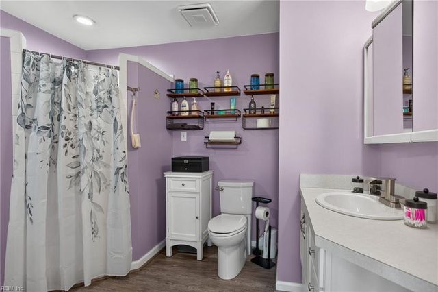 633 Creekwood DR, Chesapeake, VA 23323