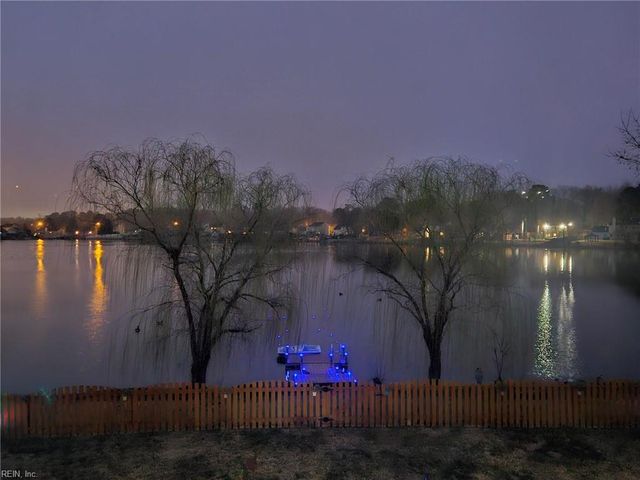 633 Creekwood DR, Chesapeake, VA 23323