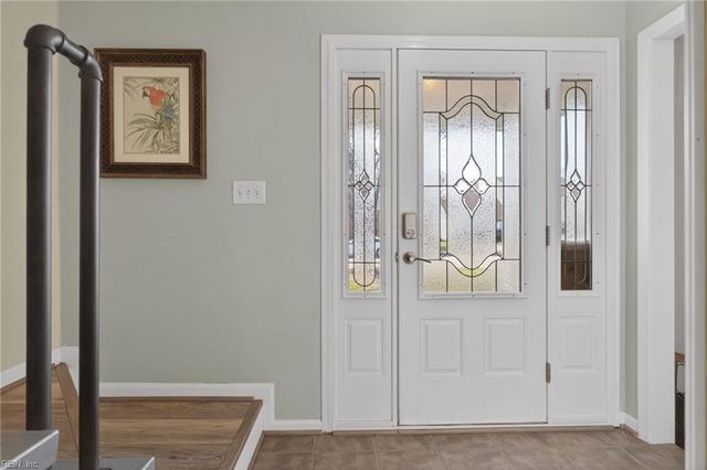 633 Creekwood DR, Chesapeake, VA 23323