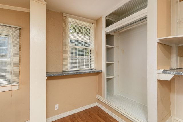 916 N Kansas Expressway, Springfield, MO 65802