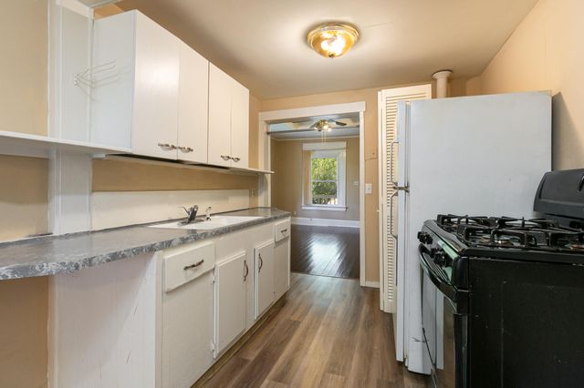 916 N Kansas Expressway, Springfield, MO 65802