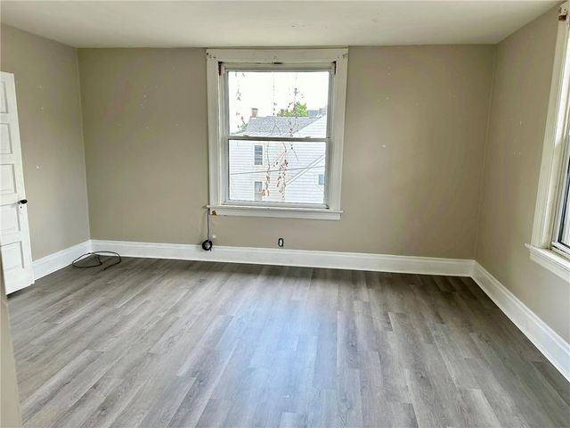 208 S Prospect St, Connellsville, PA 15425