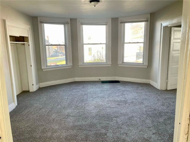 208 S Prospect St, Connellsville, PA 15425