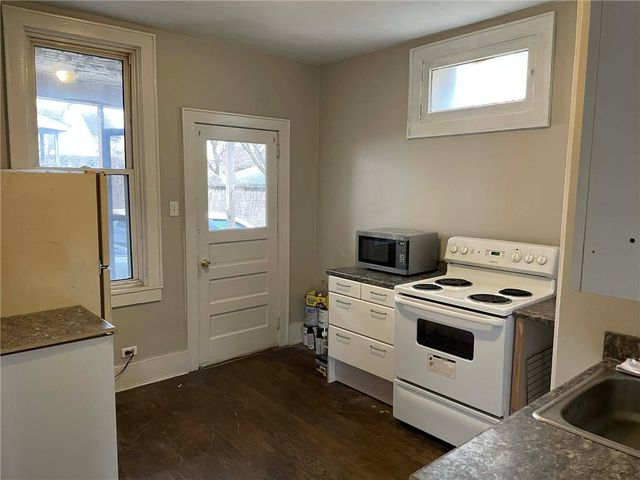 208 S Prospect St, Connellsville, PA 15425