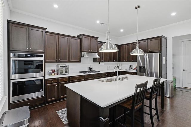 5911 Ashley Falls Lane, Flowery Branch, GA 30542