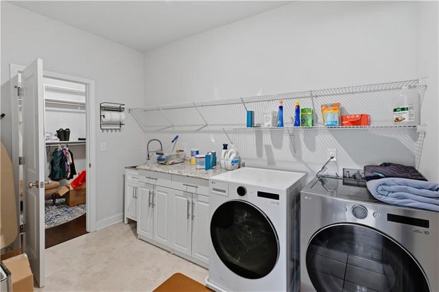 5911 Ashley Falls Lane, Flowery Branch, GA 30542