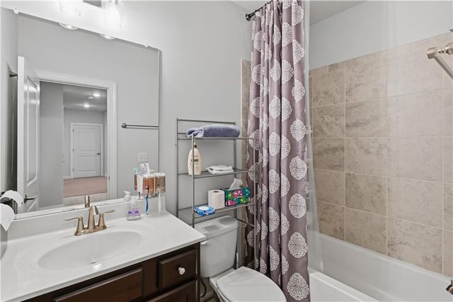 5911 Ashley Falls Lane, Flowery Branch, GA 30542