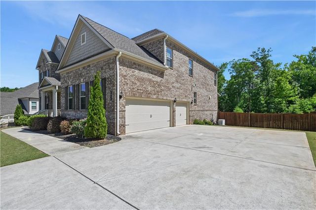 5911 Ashley Falls Lane, Flowery Branch, GA 30542