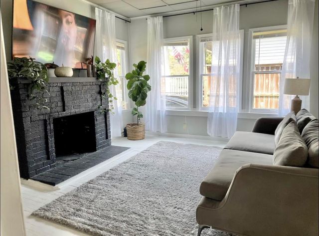 208 Vincent Street, Houston, TX 77009