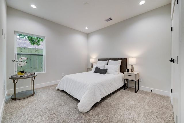 846 Elkhart Street B, Houston, TX 77091