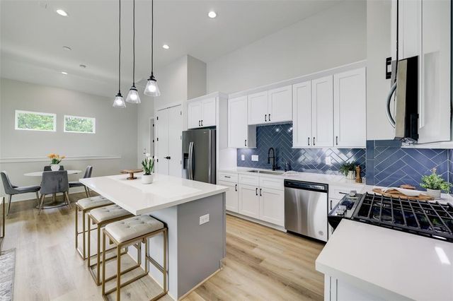846 Elkhart Street B, Houston, TX 77091