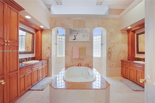 11242 SW 25th Ct, Davie, FL 33325