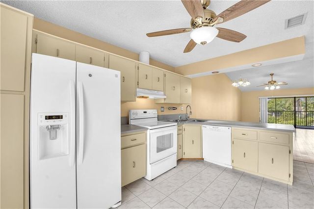 1023 Banks Road 201, Pompano Beach, FL 33063