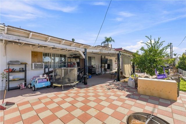 26277 28th, Highland, CA 92346