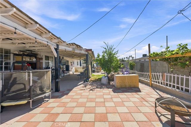 26277 28th, Highland, CA 92346