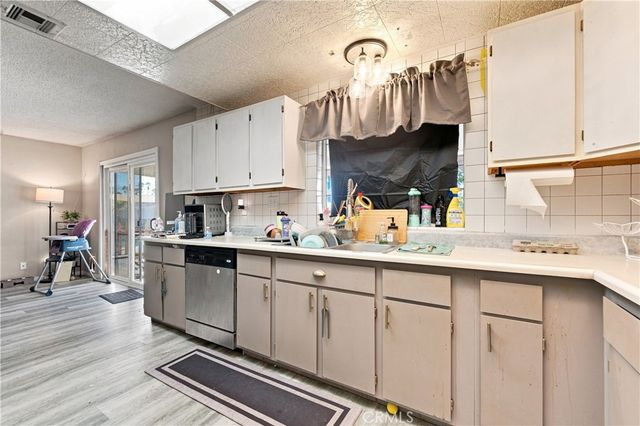 26277 28th, Highland, CA 92346