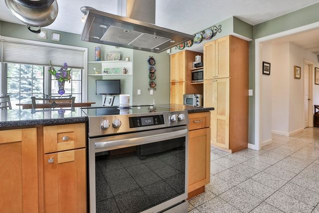 12 Wright Farm Rd 12, Atkinson, NH 03811