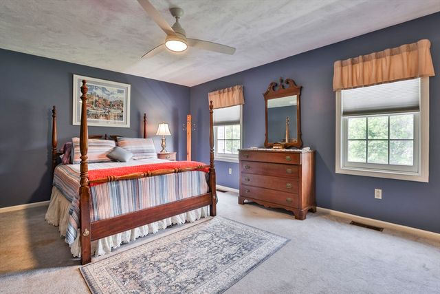 12 Wright Farm Rd 12, Atkinson, NH 03811
