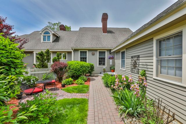 12 Wright Farm Rd 12, Atkinson, NH 03811