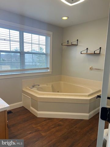 122 WILSON LN, Berlin, NJ 08009