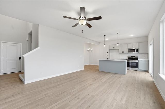 3069 NW 96th Terrace, Kansas City, MO 64154