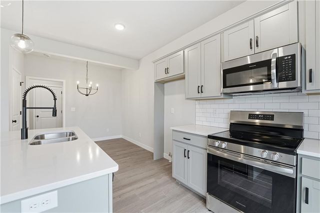 3069 NW 96th Terrace, Kansas City, MO 64154